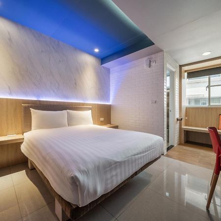 S&E Hotel Tainan Bagian luar foto