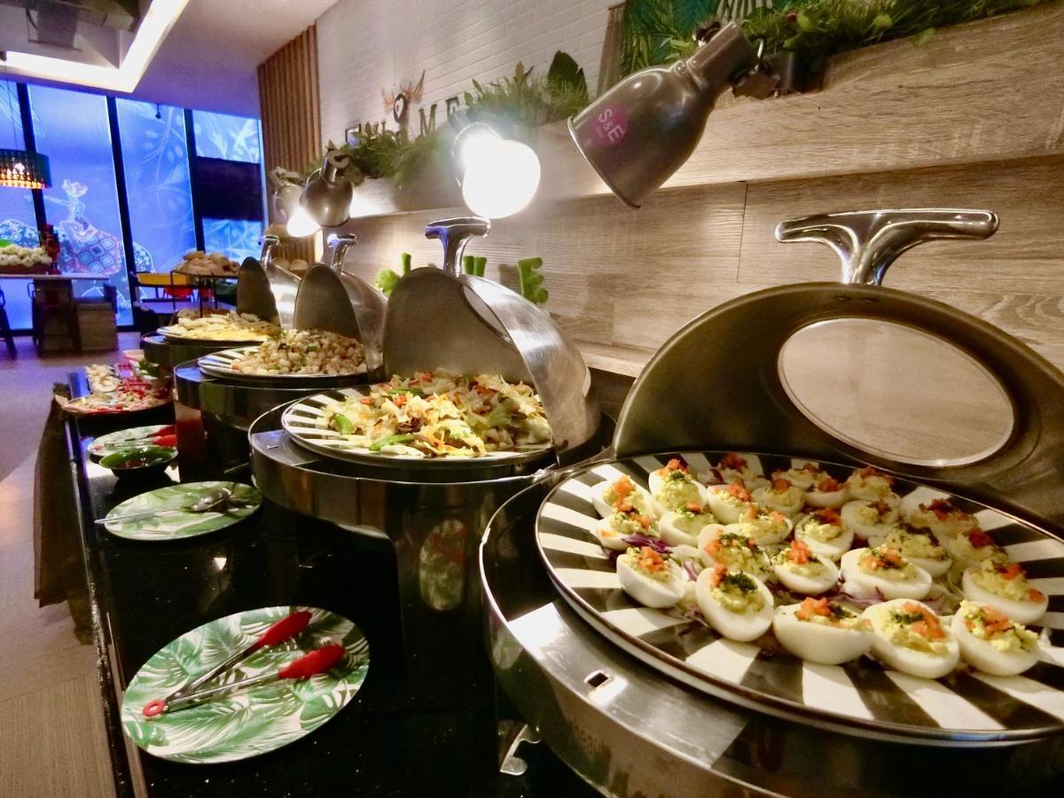 S&E Hotel Tainan Bagian luar foto