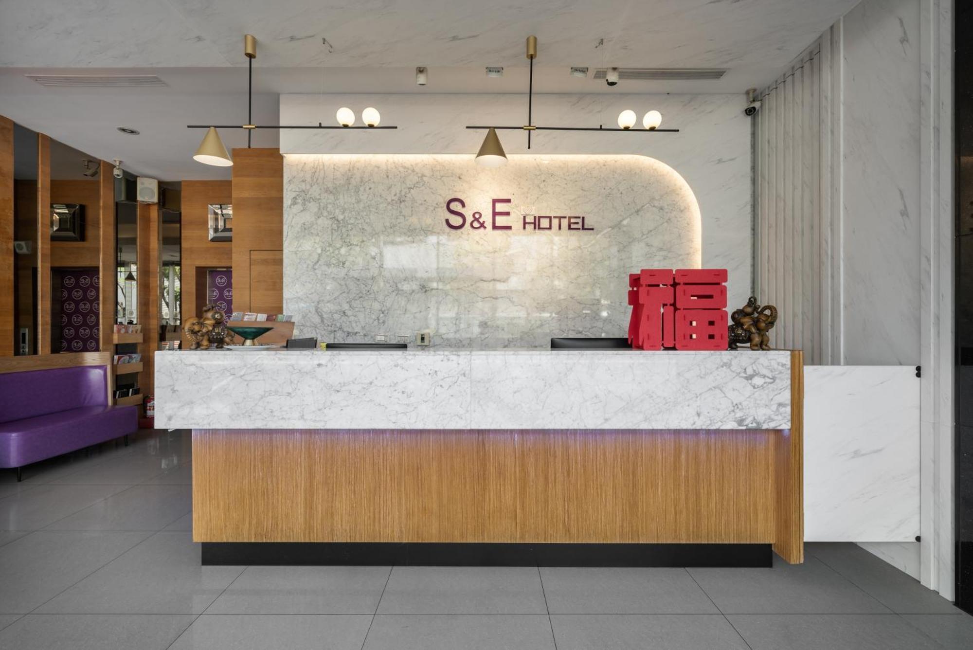 S&E Hotel Tainan Bagian luar foto