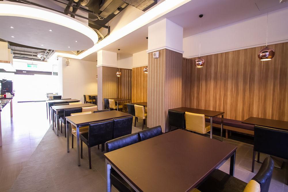S&E Hotel Tainan Bagian luar foto