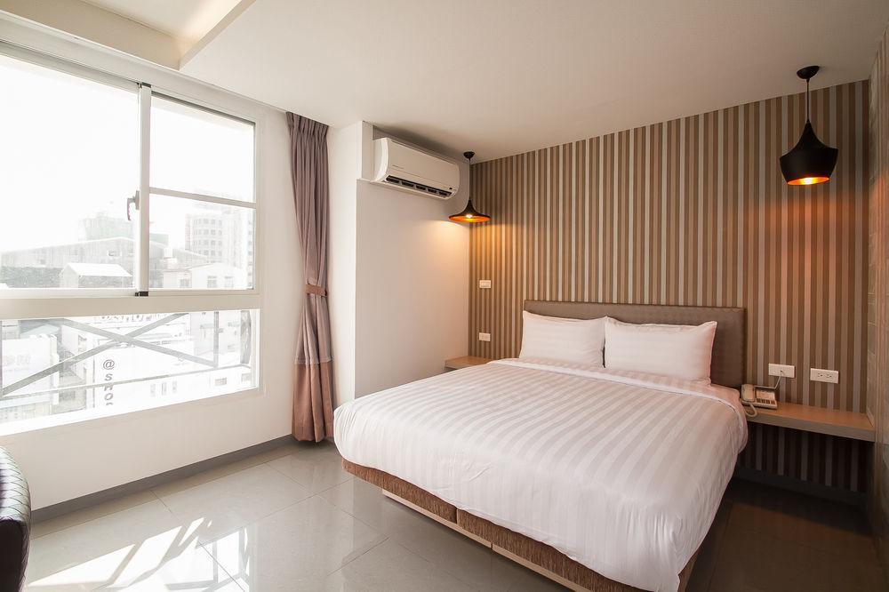 S&E Hotel Tainan Bagian luar foto