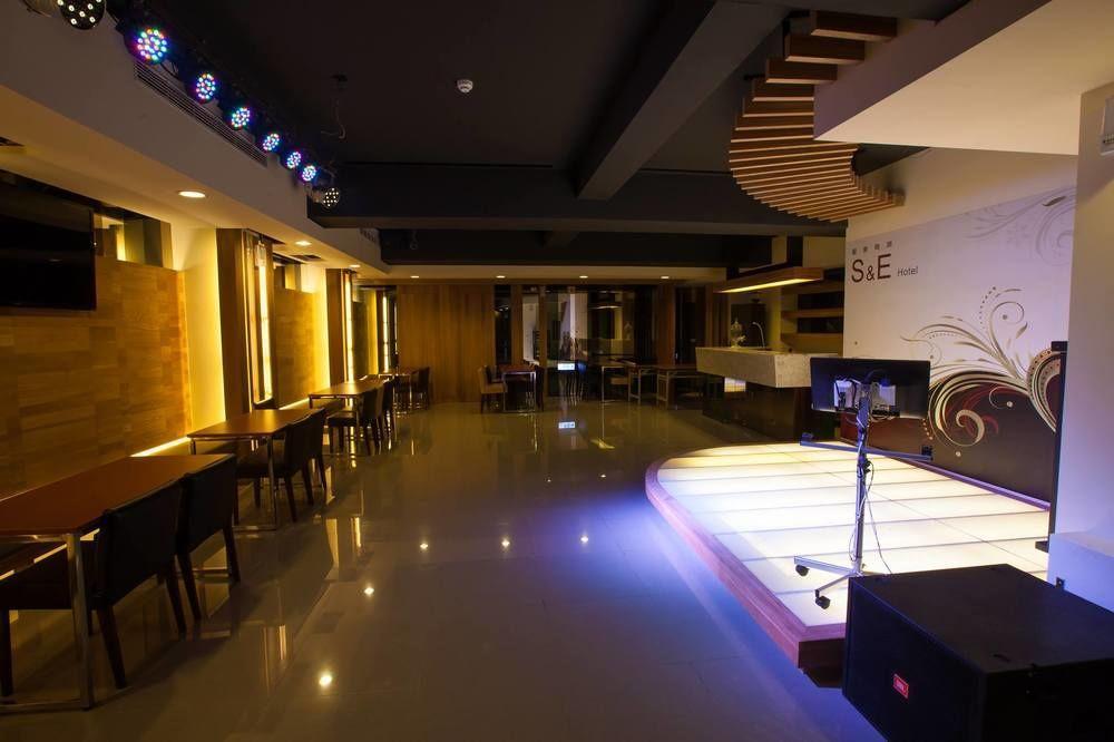 S&E Hotel Tainan Bagian luar foto