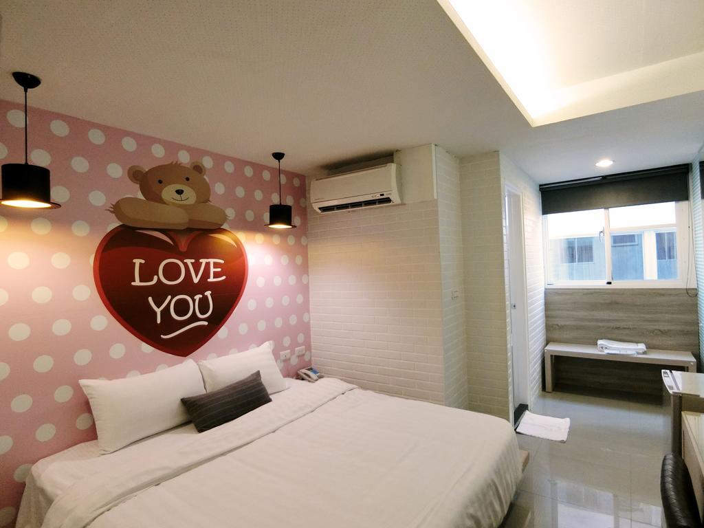 S&E Hotel Tainan Bagian luar foto