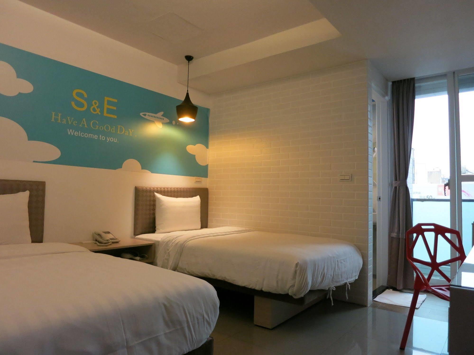 S&E Hotel Tainan Bagian luar foto