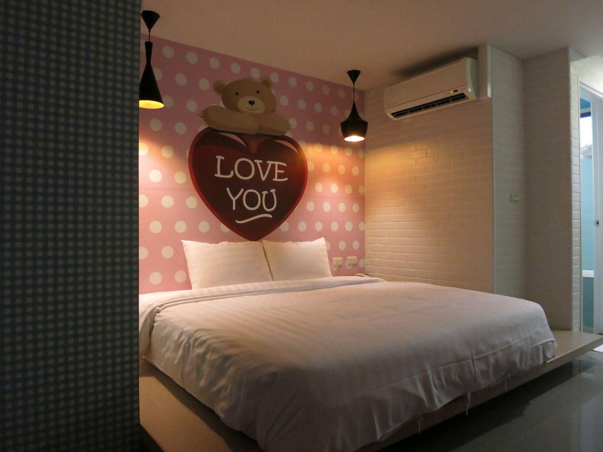 S&E Hotel Tainan Bagian luar foto