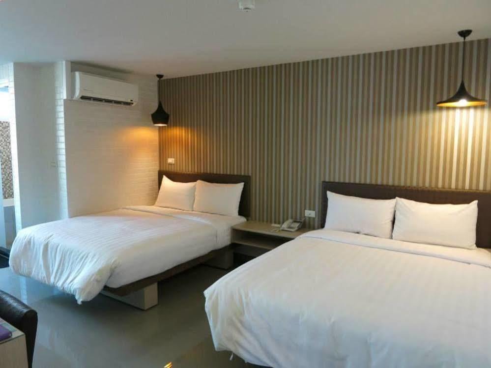 S&E Hotel Tainan Bagian luar foto